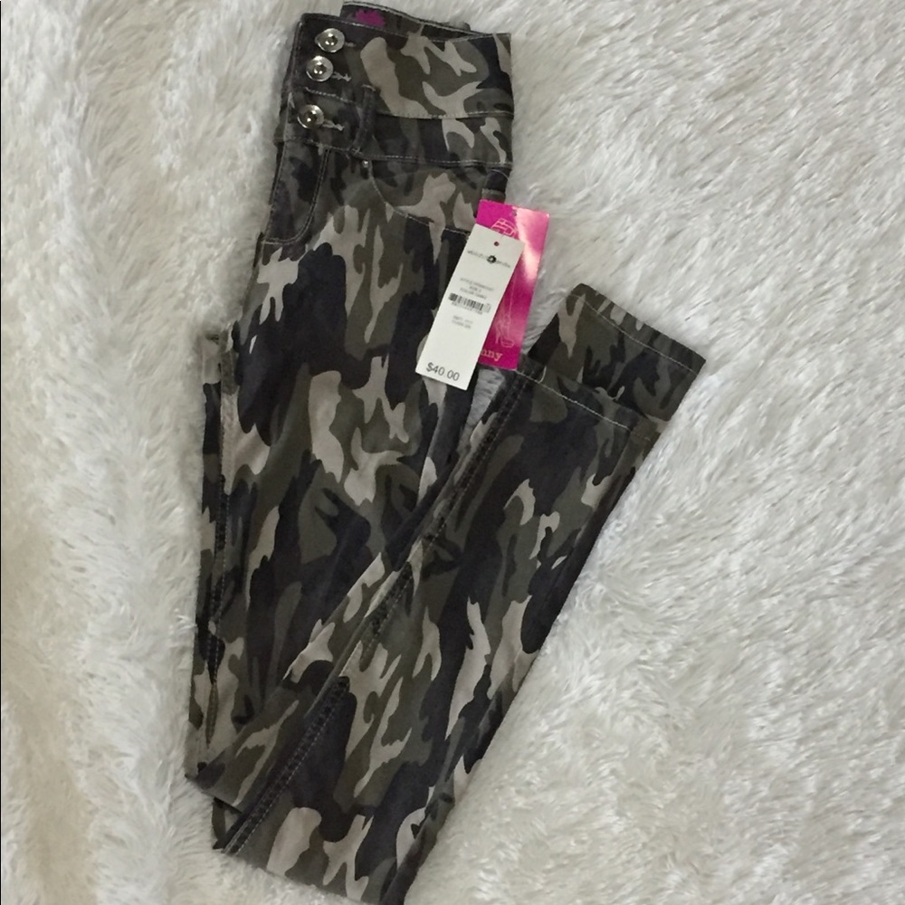 Juniors skinny jeans